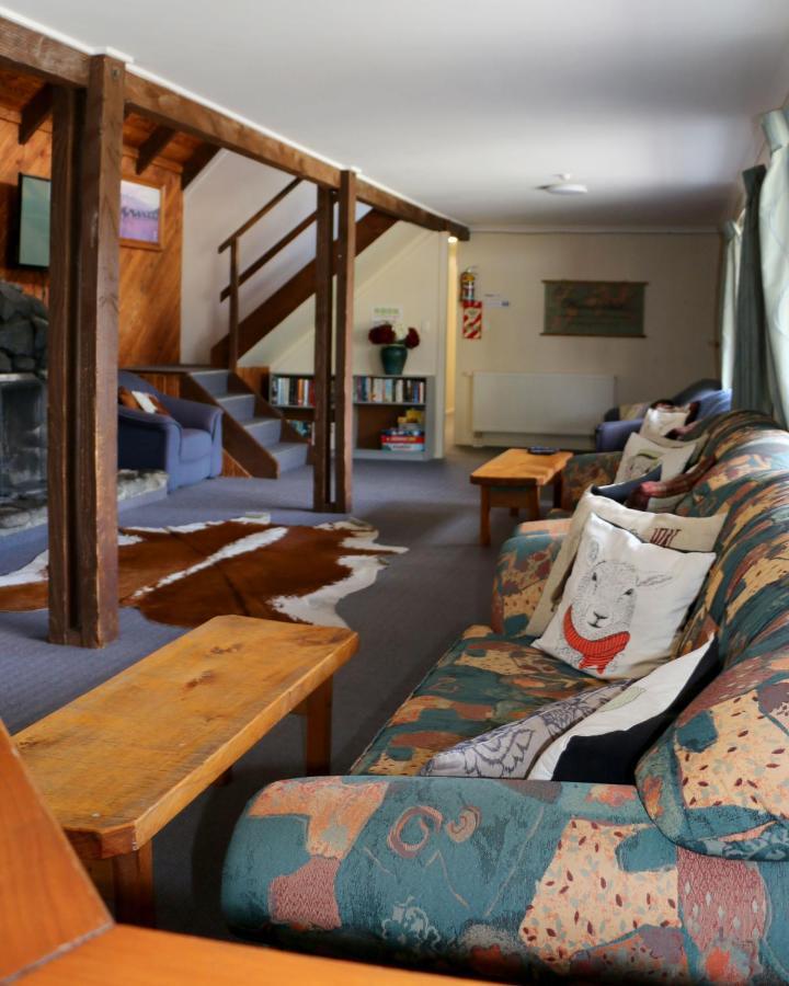 Adventure Lodge And Motels And Tongariro Crossing Track Transport National Park Eksteriør billede
