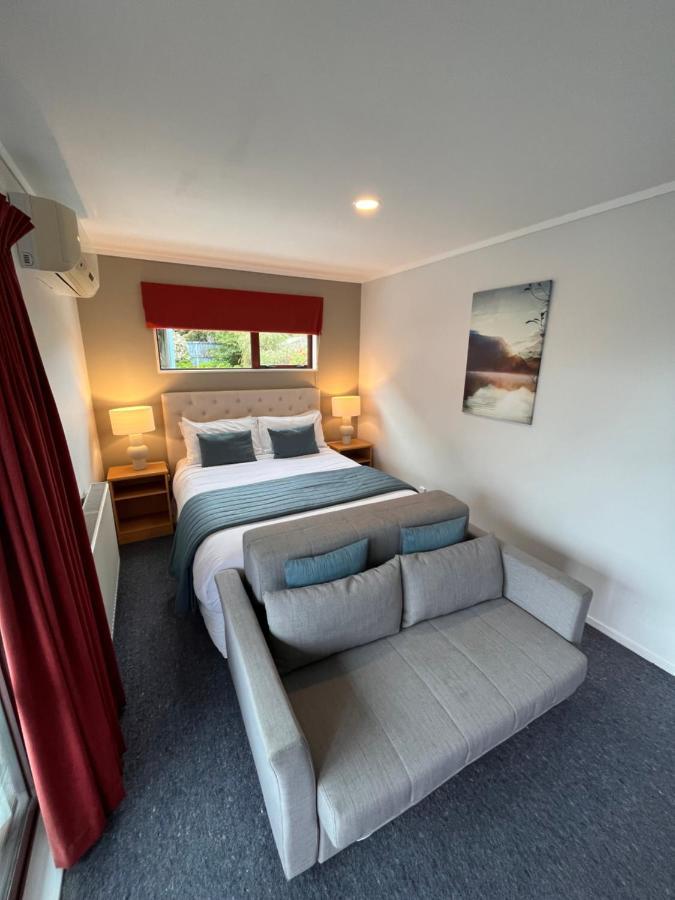 Adventure Lodge And Motels And Tongariro Crossing Track Transport National Park Eksteriør billede