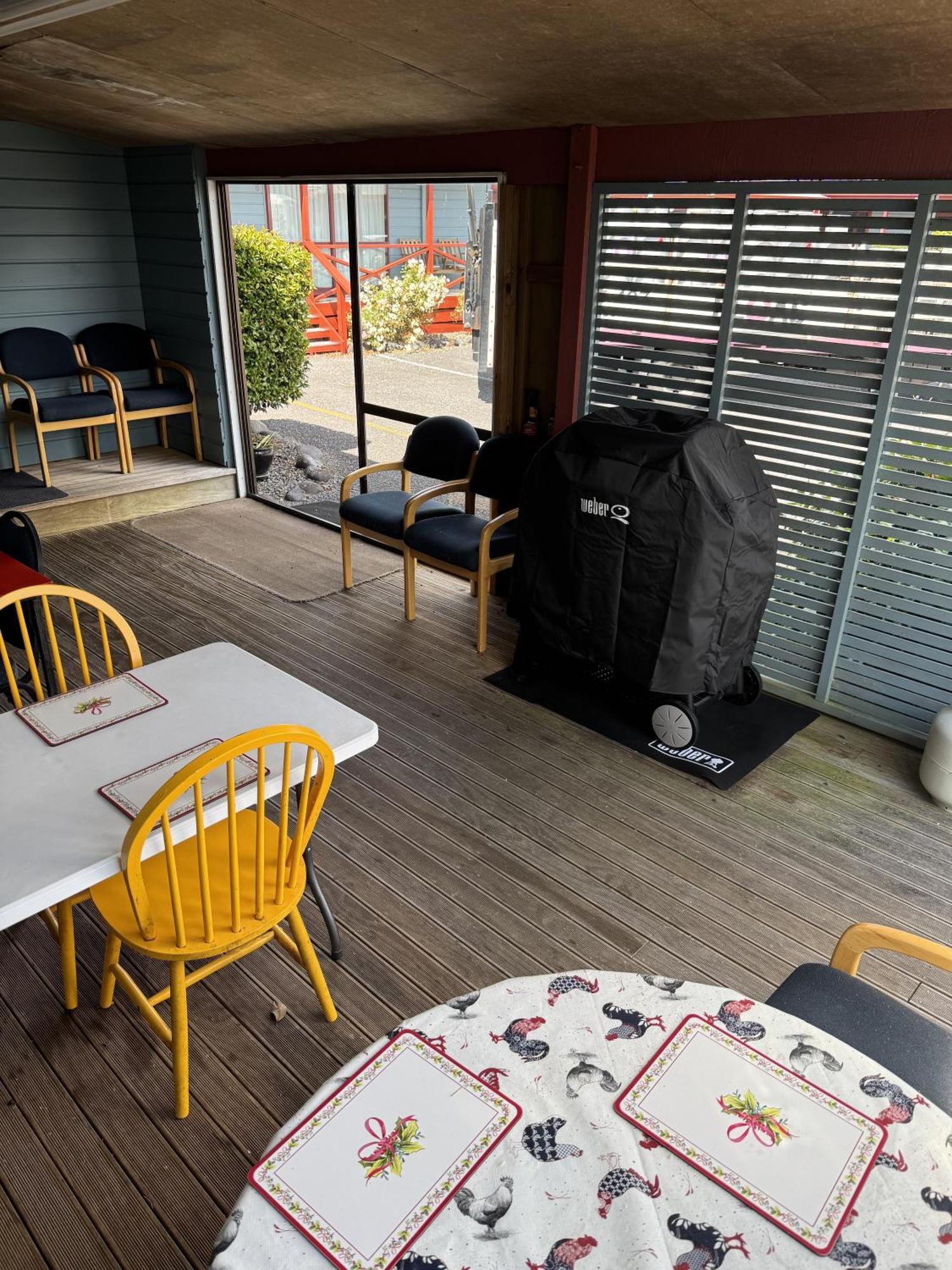 Adventure Lodge And Motels And Tongariro Crossing Track Transport National Park Eksteriør billede