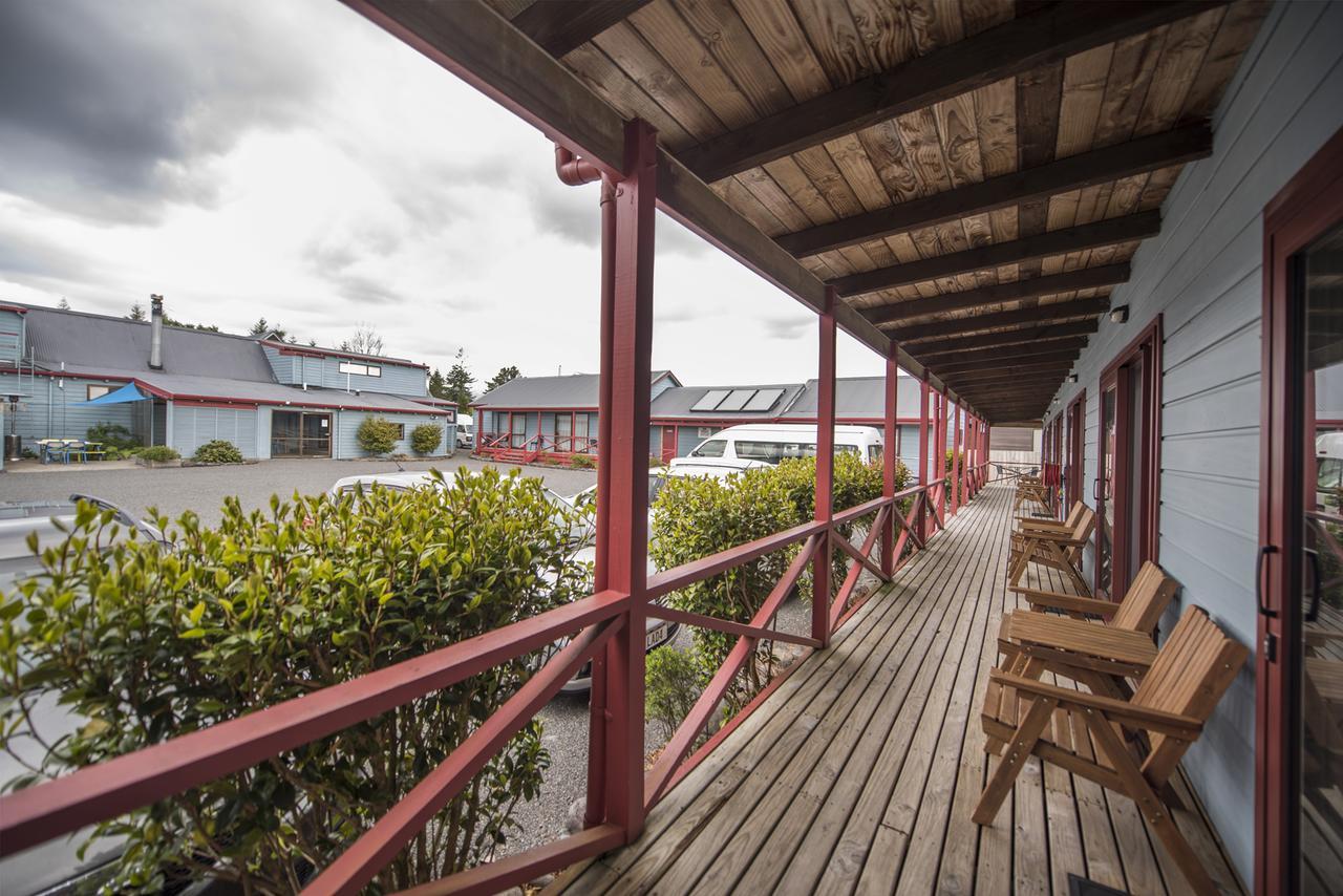 Adventure Lodge And Motels And Tongariro Crossing Track Transport National Park Eksteriør billede